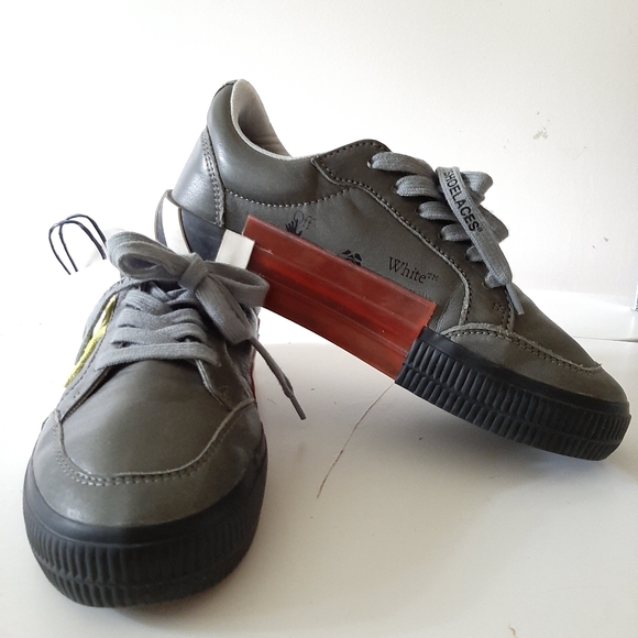 OFF WHITE Leather Vulcanized Lo-Top Sneakers - Picture 7 of 14